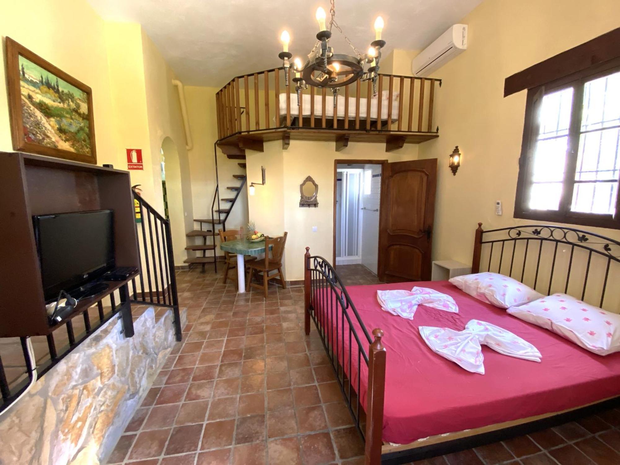 Castle Tower Apartment In Rural Holiday Park 'Bernard' 톨록스 외부 사진